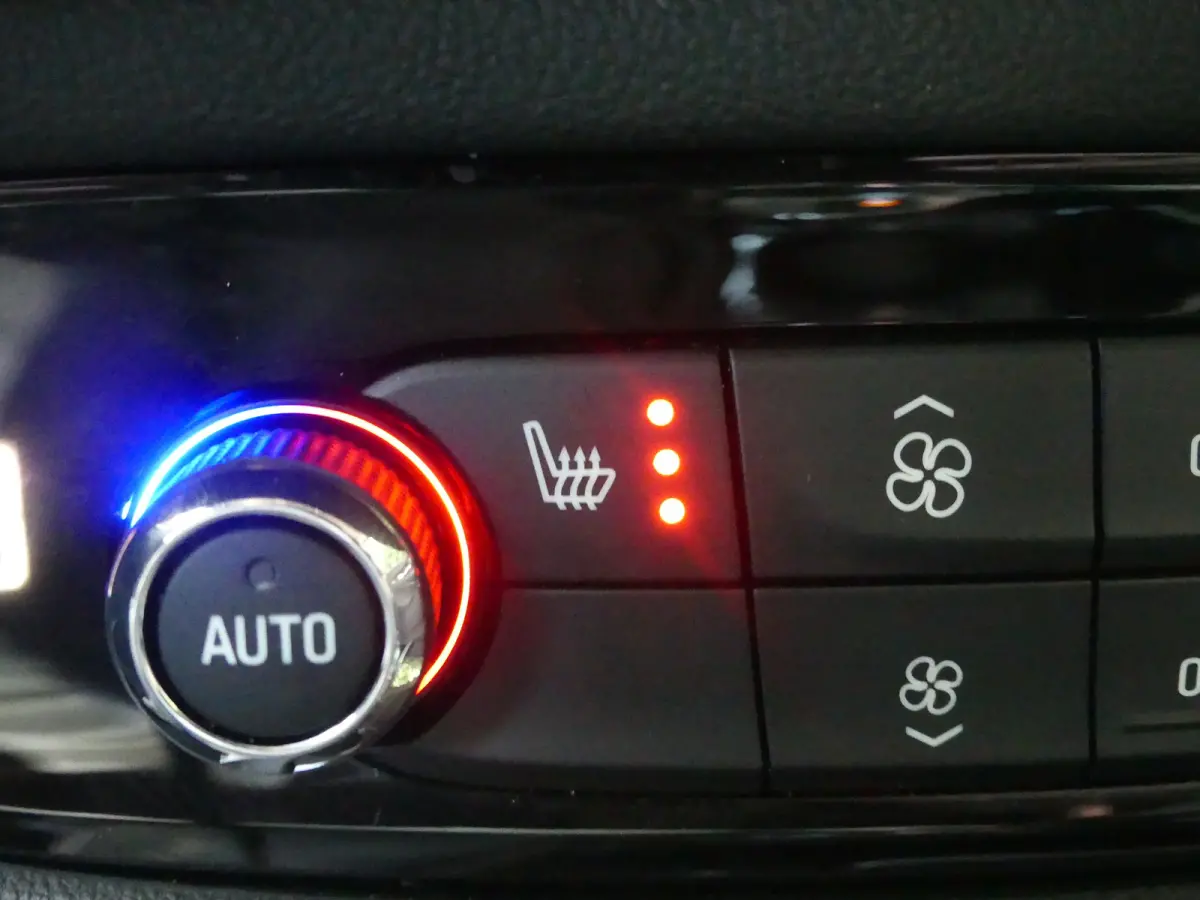 1.5 Turbo Business Executive | TREKHAAK | PARKEERSENSOREN V+A | NAVI | APPLE CARPLAY / ANDROID AUTO | LMV 18" |