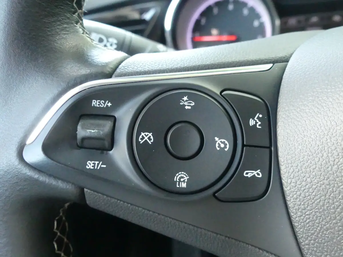 1.5 Turbo Business Executive | TREKHAAK | PARKEERSENSOREN V+A | NAVI | APPLE CARPLAY / ANDROID AUTO | LMV 18" |