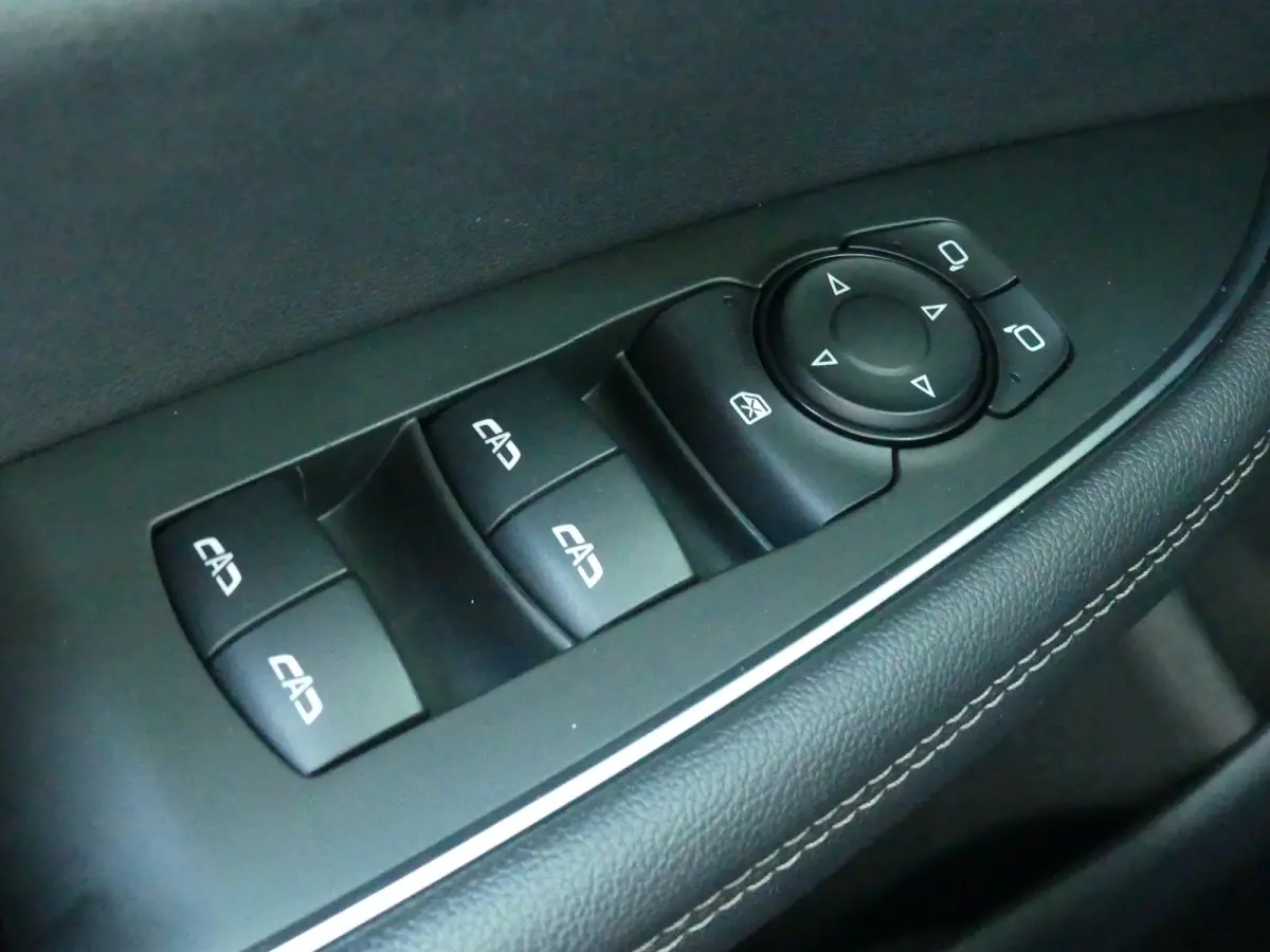 1.5 Turbo Business Executive | TREKHAAK | PARKEERSENSOREN V+A | NAVI | APPLE CARPLAY / ANDROID AUTO | LMV 18" |
