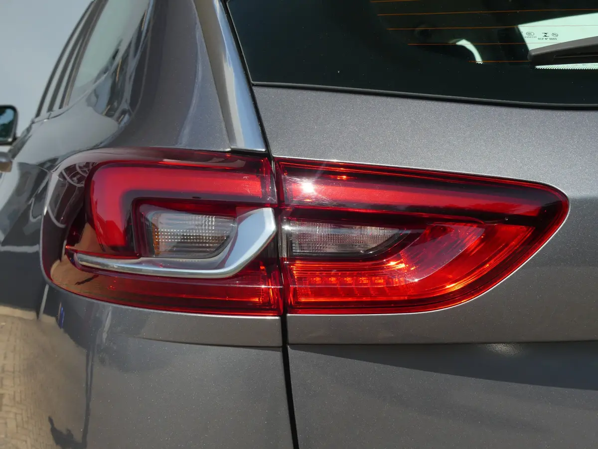 1.5 Turbo Business Executive | TREKHAAK | PARKEERSENSOREN V+A | NAVI | APPLE CARPLAY / ANDROID AUTO | LMV 18" |