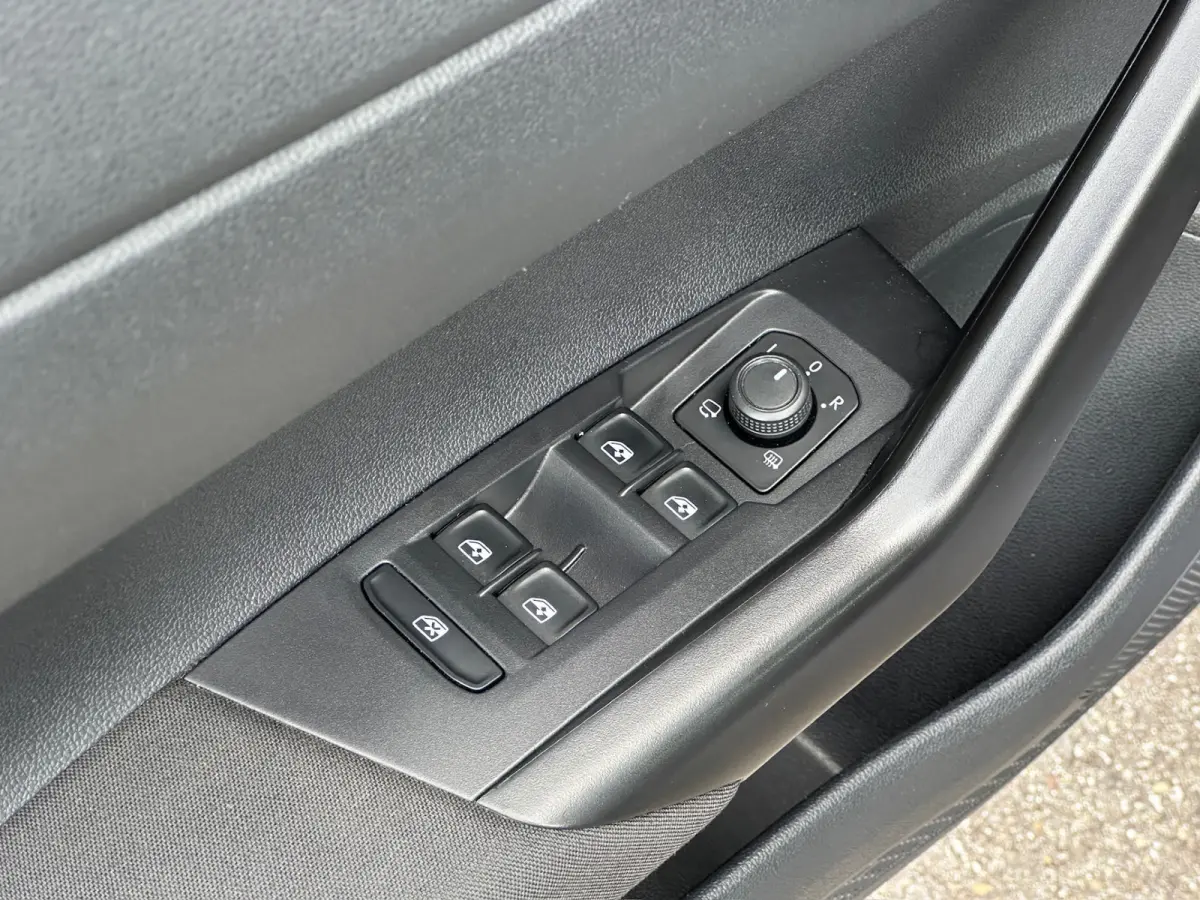 1.0 TSI Life 95pk | Carplay | Navi | Parkeersensoren | Lichtmetalen velgen | Rijklaar incl. garantie