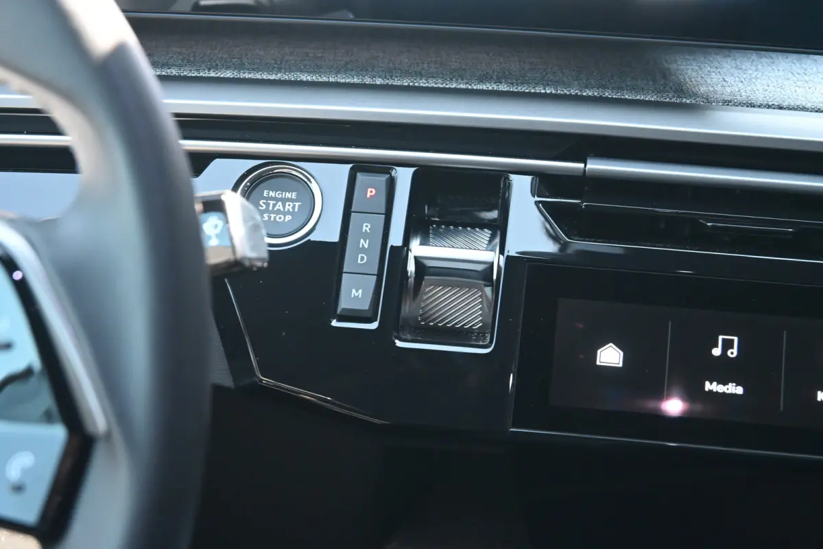 1.2 Hybrid 145 Allure Tot 8 Jaar Garantie! | Achteruitrijcamera | Navigatie | Lane-Assist | Full-LED | !!