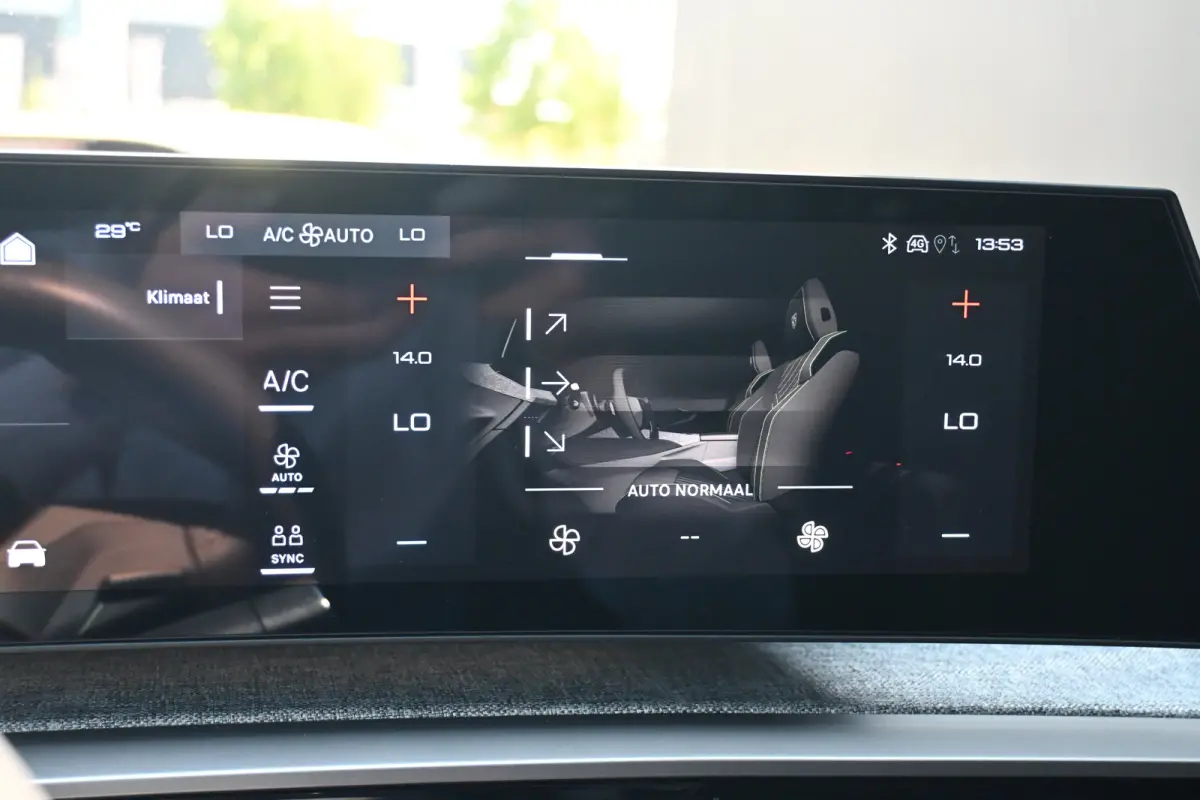 1.2 Hybrid 145 Allure Tot 8 Jaar Garantie! | Achteruitrijcamera | Navigatie | Lane-Assist | Full-LED | !!