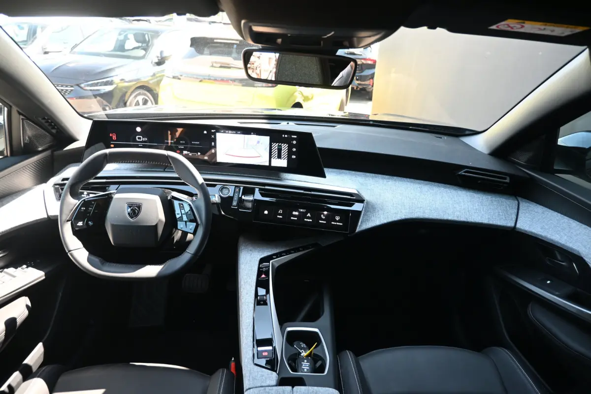 1.2 Hybrid 145 Allure Tot 8 Jaar Garantie! | Achteruitrijcamera | Navigatie | Lane-Assist | Full-LED | !!