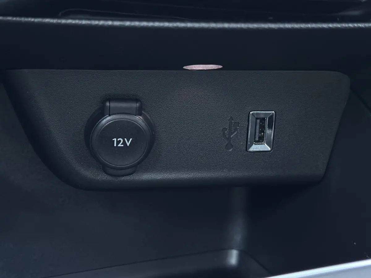 1.2 Turbo 131 pk Automaat Ultimate Keyless, Camera, Two-Tone