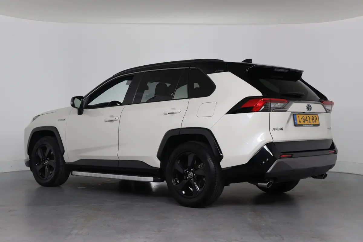 2.5 Hybrid AWD Bi-Tone | Dealer Onderhouden! | Stoel/stuurverwarming | Navi | Clima | Camera | Cruise Adaptive | LED | Keyless | Lichtmetalen Velgen