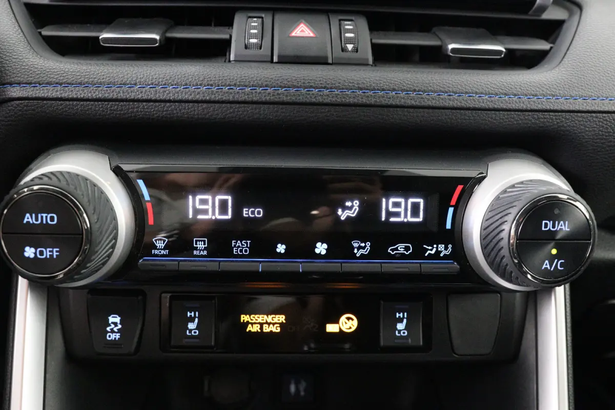 2.5 Hybrid AWD Bi-Tone | Dealer Onderhouden! | Stoel/stuurverwarming | Navi | Clima | Camera | Cruise Adaptive | LED | Keyless | Lichtmetalen Velgen
