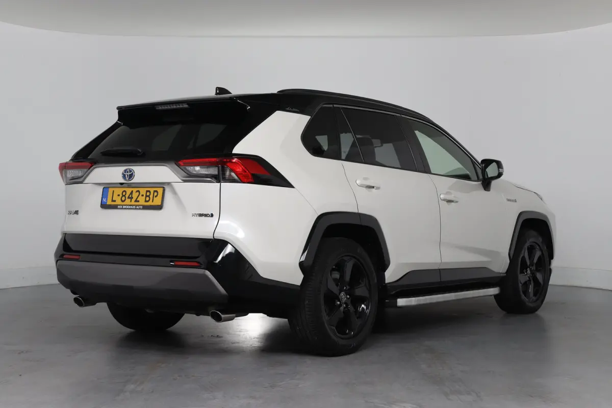 2.5 Hybrid AWD Bi-Tone | Dealer Onderhouden! | Stoel/stuurverwarming | Navi | Clima | Camera | Cruise Adaptive | LED | Keyless | Lichtmetalen Velgen