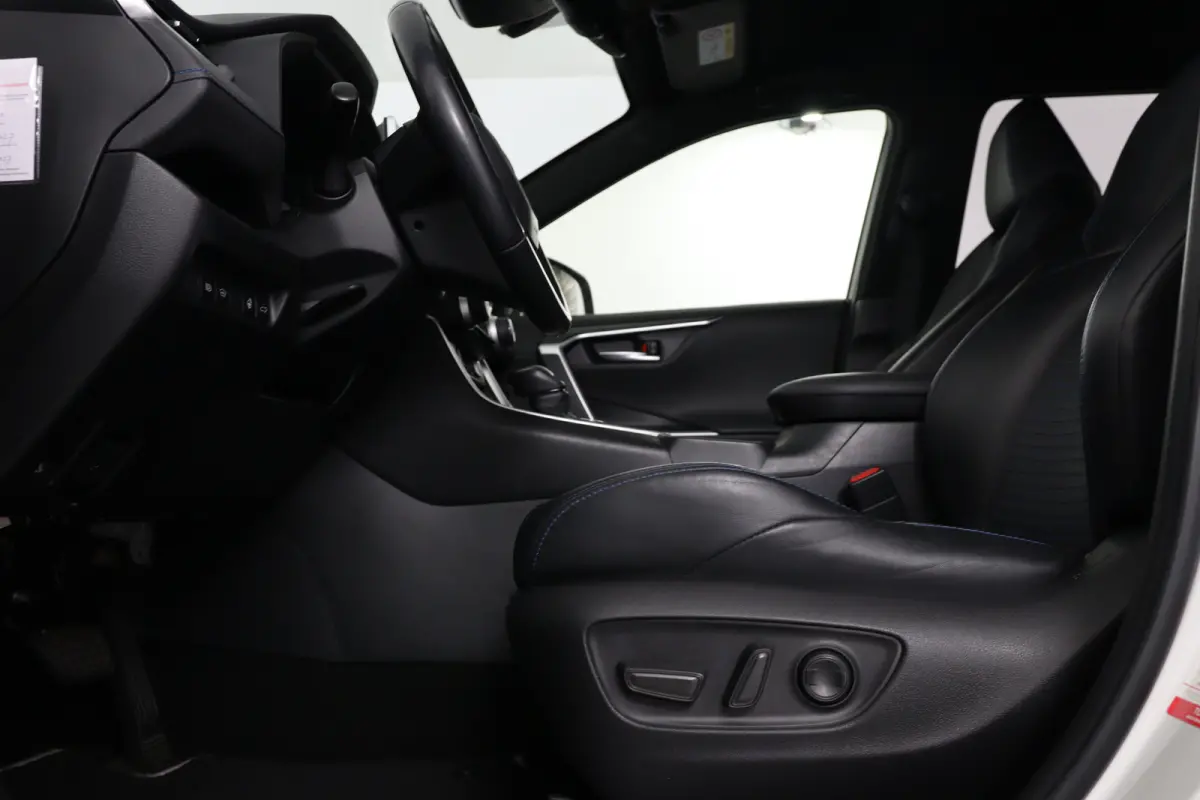 2.5 Hybrid AWD Bi-Tone | Dealer Onderhouden! | Stoel/stuurverwarming | Navi | Clima | Camera | Cruise Adaptive | LED | Keyless | Lichtmetalen Velgen