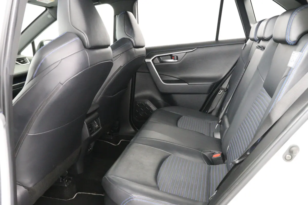 2.5 Hybrid AWD Bi-Tone | Dealer Onderhouden! | Stoel/stuurverwarming | Navi | Clima | Camera | Cruise Adaptive | LED | Keyless | Lichtmetalen Velgen