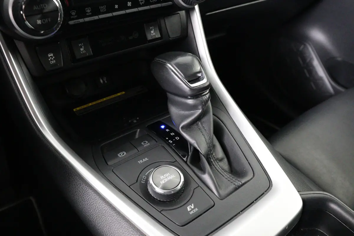 2.5 Hybrid AWD Bi-Tone | Dealer Onderhouden! | Stoel/stuurverwarming | Navi | Clima | Camera | Cruise Adaptive | LED | Keyless | Lichtmetalen Velgen