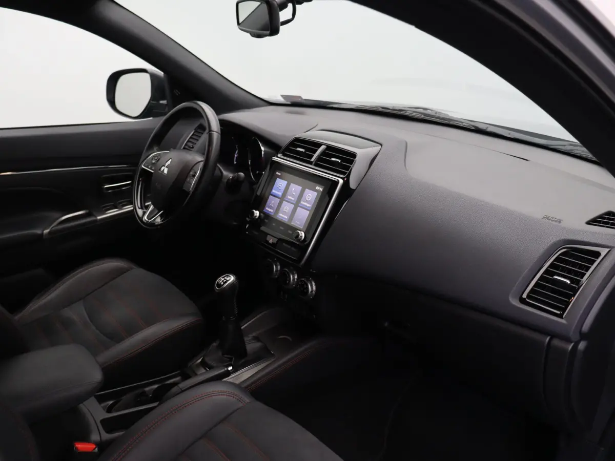 2.0 Intense | Automaat | Stoelverwarming | Achteruitrij Camera | Trekhaak |Climate Control | Lederen Bekleding | Led Dimlicht |