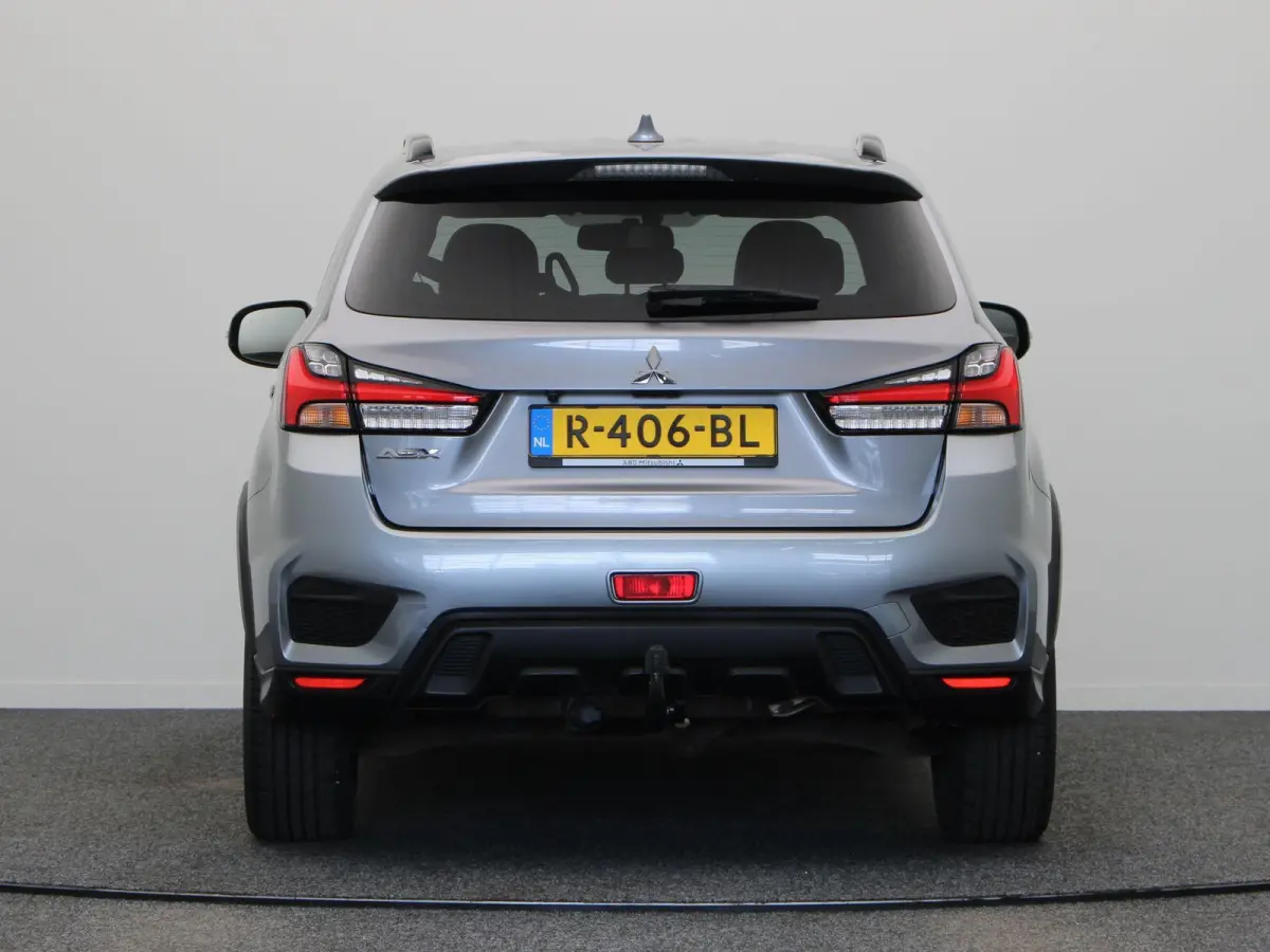 2.0 Intense | Automaat | Stoelverwarming | Achteruitrij Camera | Trekhaak |Climate Control | Lederen Bekleding | Led Dimlicht |