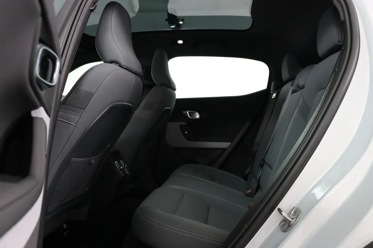 Long Range Dual motor Plus 8 kWh | Dealer Onderhouden! | SOH 99% |  Panoramadak | Harman/Kardon | Memory Zetels | 360 Camera | Clima | LED | Keyless | BLIS | Stoelverwarming | Lichtmetalen V