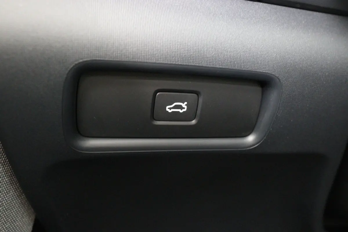 Long Range Dual motor Plus 8 kWh | Dealer Onderhouden! | SOH 99% |  Panoramadak | Harman/Kardon | Memory Zetels | 360 Camera | Clima | LED | Keyless | BLIS | Stoelverwarming | Lichtmetalen V