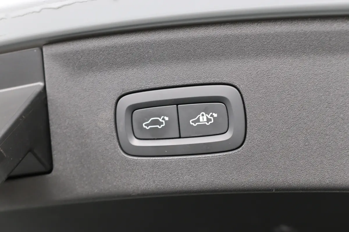 Long Range Dual motor Plus 8 kWh | Dealer Onderhouden! | SOH 99% |  Panoramadak | Harman/Kardon | Memory Zetels | 360 Camera | Clima | LED | Keyless | BLIS | Stoelverwarming | Lichtmetalen V