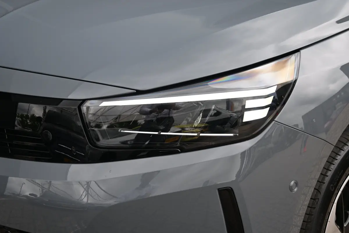 Electric Long Range GS 51 kWh DEMO-DEAL! | Stuur/Stoelverwarming | Navigatie | Dodehoek-Detectie | Keyless-Entry | Sportstoelen | !!