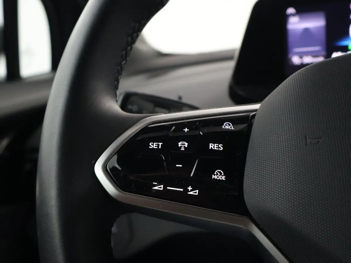 LIMITED EDITION 52 kWh + SFEERVERLICHTING | ADAPTIVE CRUISE | CAMERA | STUUR/STOELVERWARMING