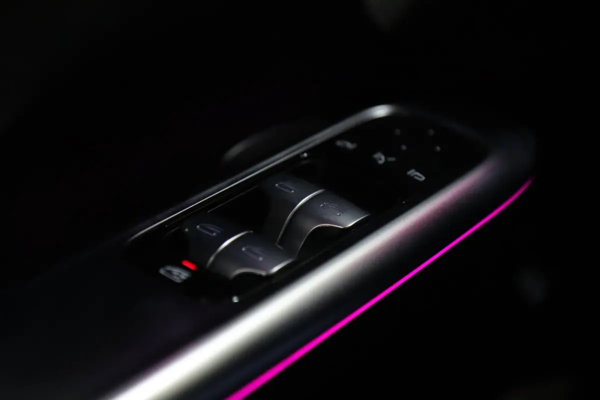 300 AMG/KEYLESS/SFEERVER/MEMORY/360CAM/CARPLAY/VOL