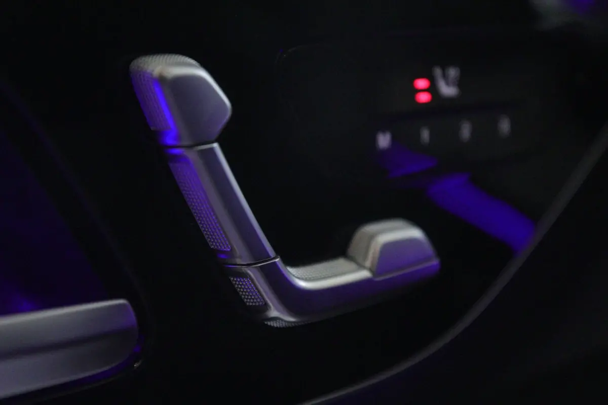 300 AMG/KEYLESS/SFEERVER/MEMORY/360CAM/CARPLAY/VOL