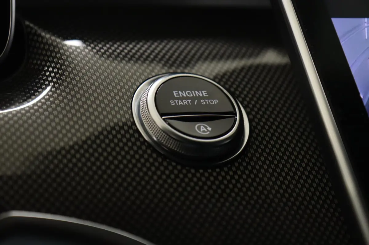 300 AMG/KEYLESS/SFEERVER/MEMORY/360CAM/CARPLAY/VOL