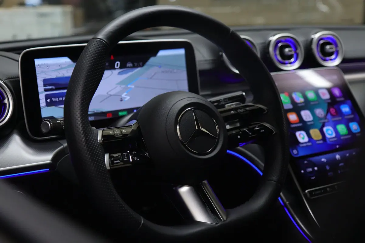 300 AMG/KEYLESS/SFEERVER/MEMORY/360CAM/CARPLAY/VOL