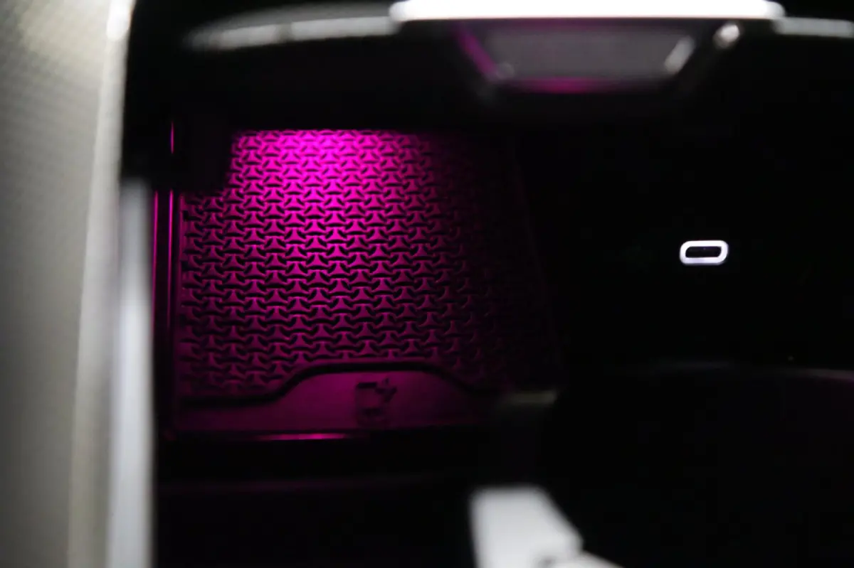 300 AMG/KEYLESS/SFEERVER/MEMORY/360CAM/CARPLAY/VOL