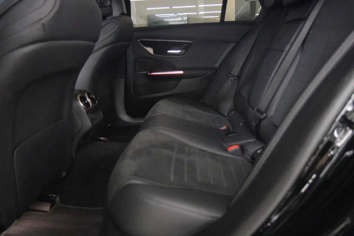 300 AMG/KEYLESS/SFEERVER/MEMORY/360CAM/CARPLAY/VOL