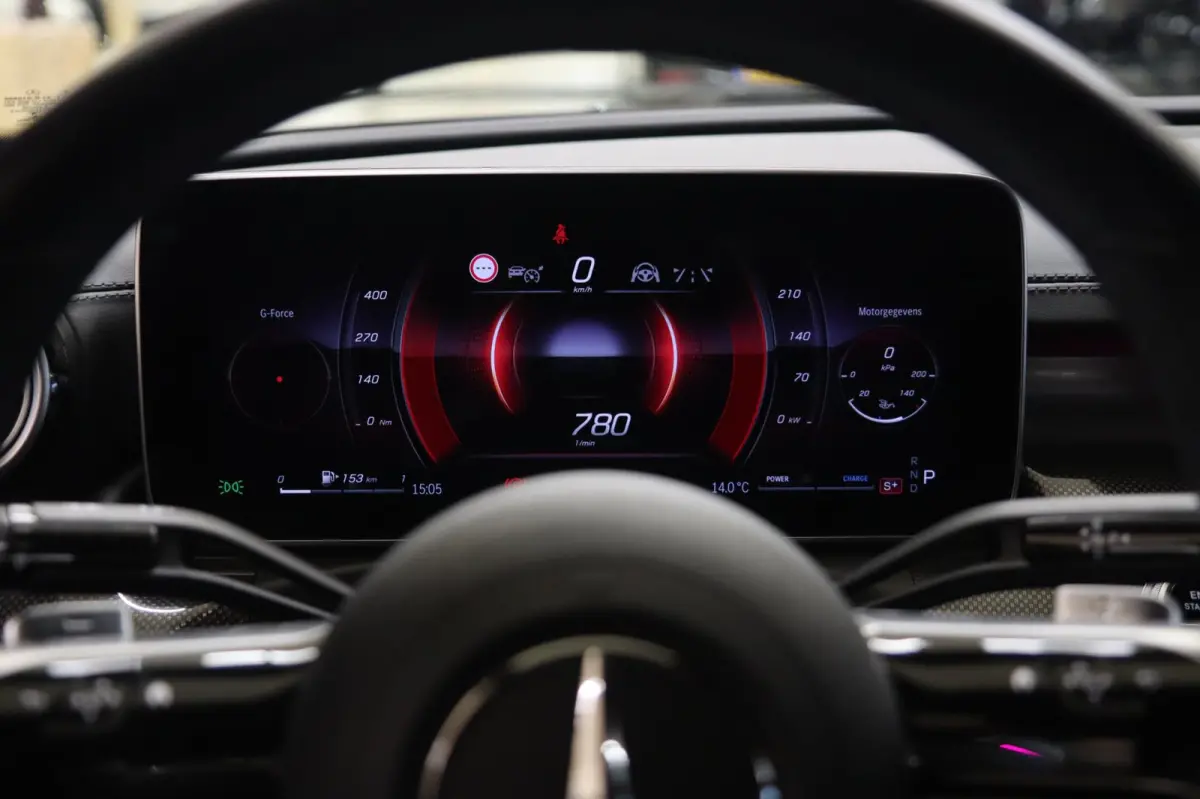 300 AMG/KEYLESS/SFEERVER/MEMORY/360CAM/CARPLAY/VOL