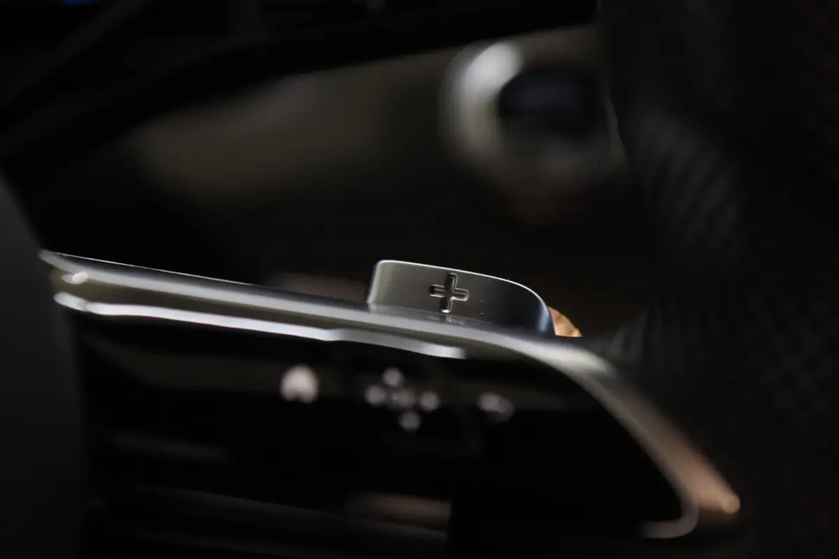 300 AMG/KEYLESS/SFEERVER/MEMORY/360CAM/CARPLAY/VOL