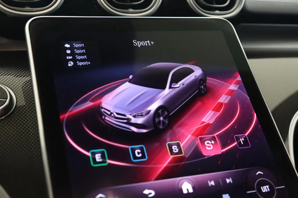 300 AMG/KEYLESS/SFEERVER/MEMORY/360CAM/CARPLAY/VOL