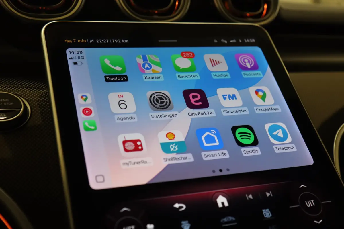 300 AMG/KEYLESS/SFEERVER/MEMORY/360CAM/CARPLAY/VOL