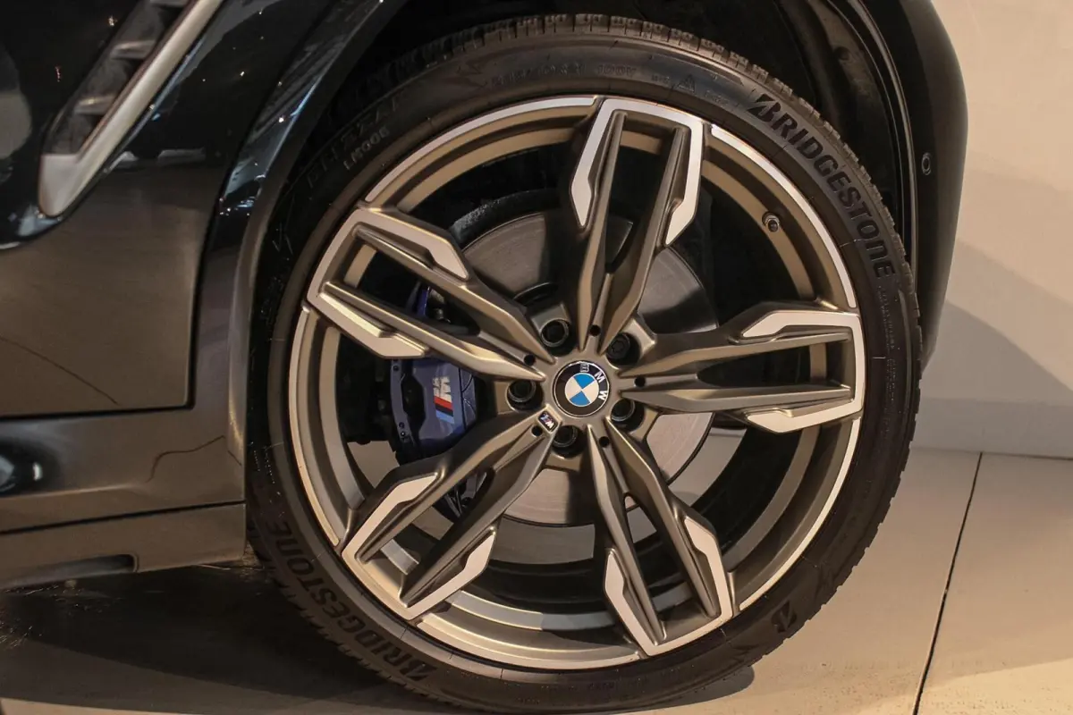 M40i xDrive High Executive M-sport PANO | INDIVIDUAL