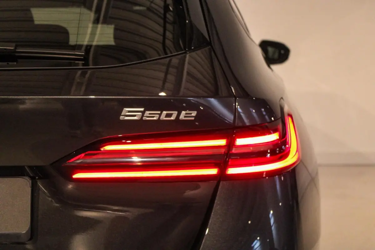 550e xDrive PANO | B&W | 4w-best | TREKH