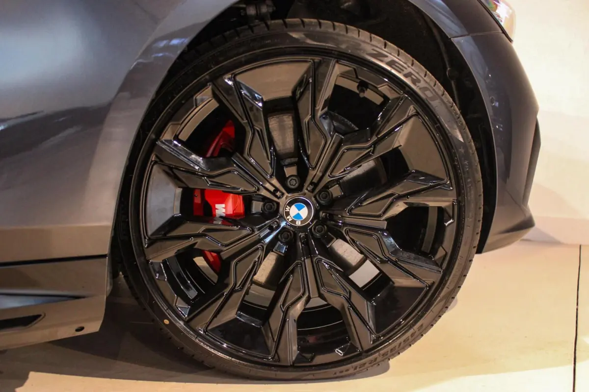 550e xDrive PANO | B&W | 4w-best | TREKH