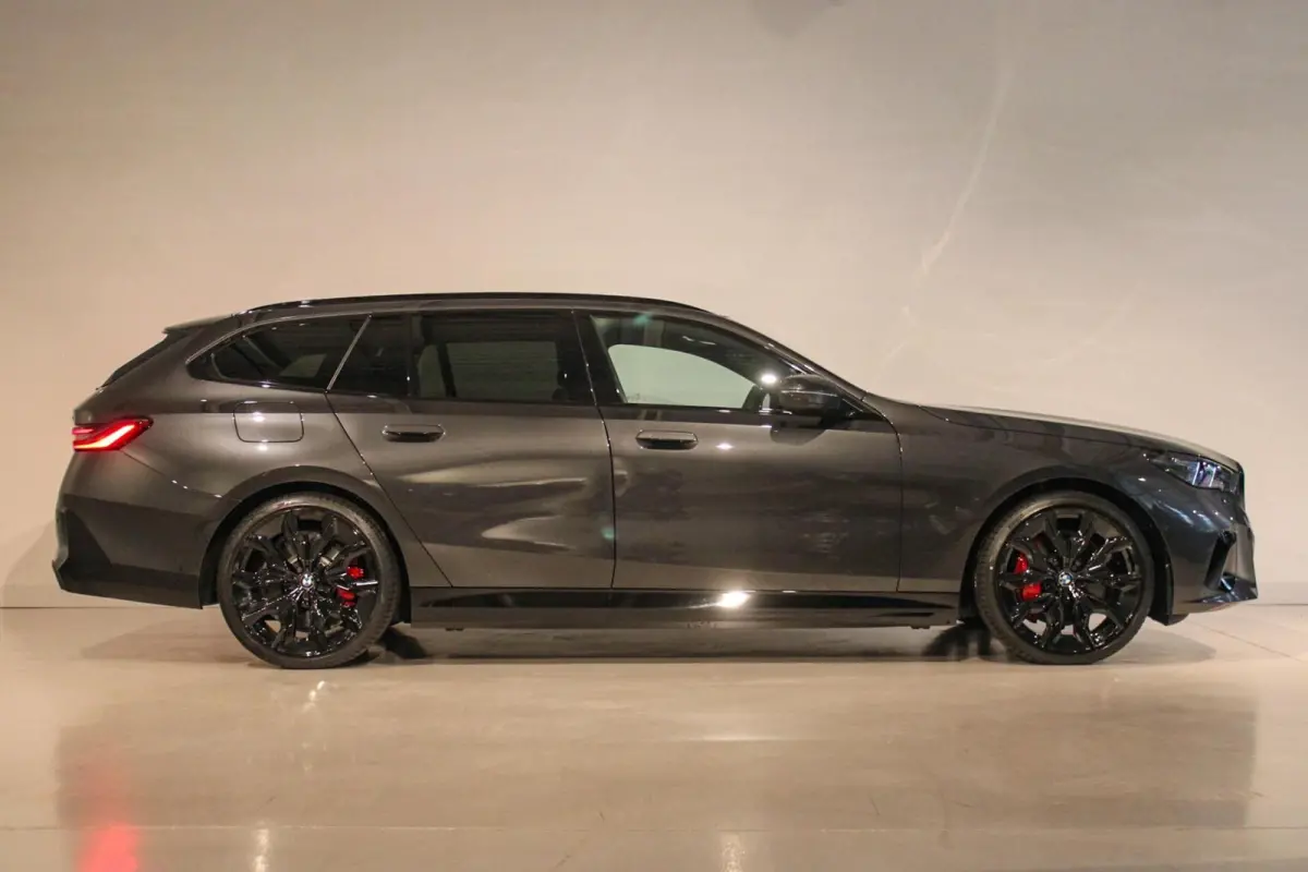 550e xDrive PANO | B&W | 4w-best | TREKH
