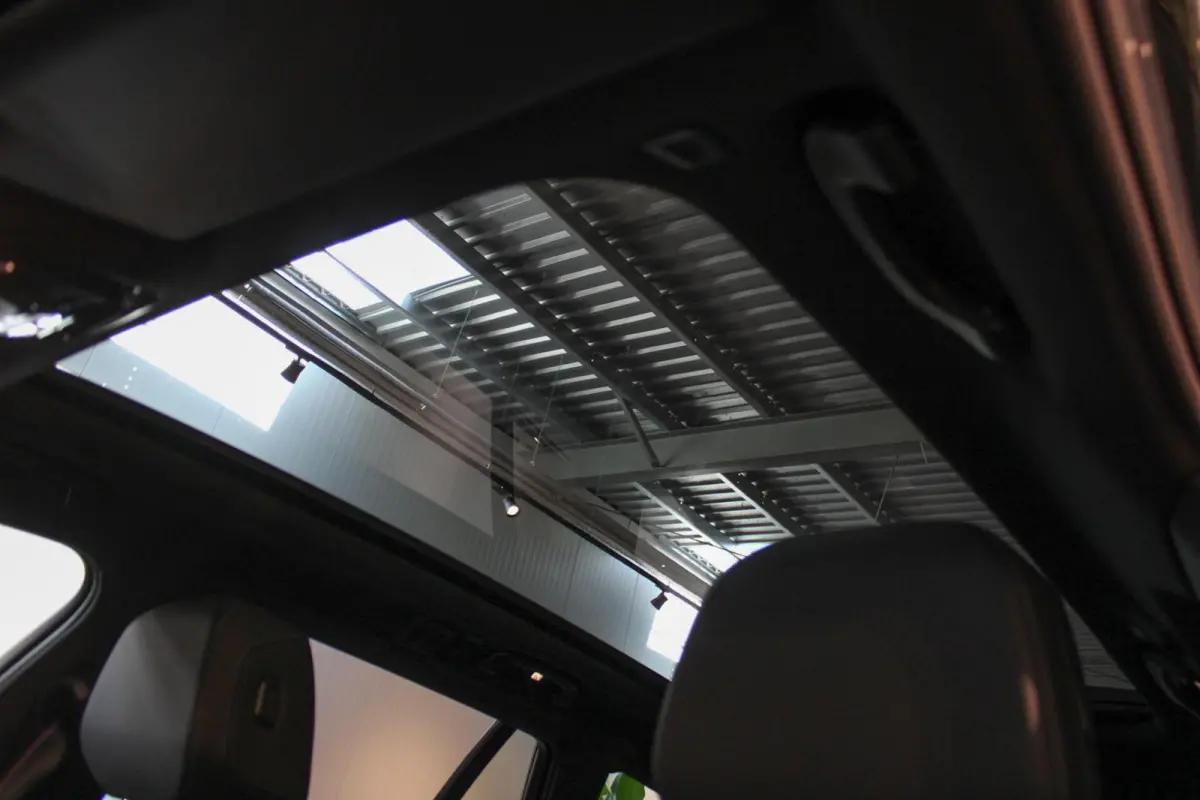 550e xDrive PANO | B&W | 4w-best | TREKH