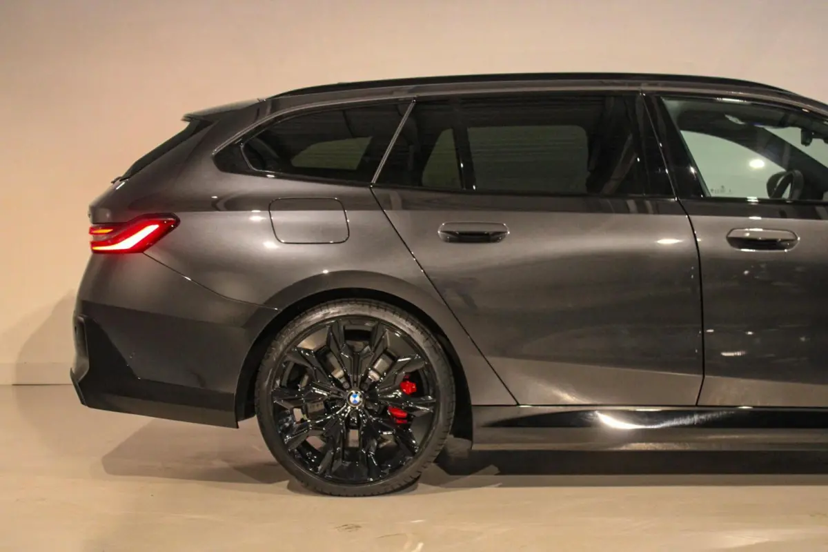 550e xDrive PANO | B&W | 4w-best | TREKH