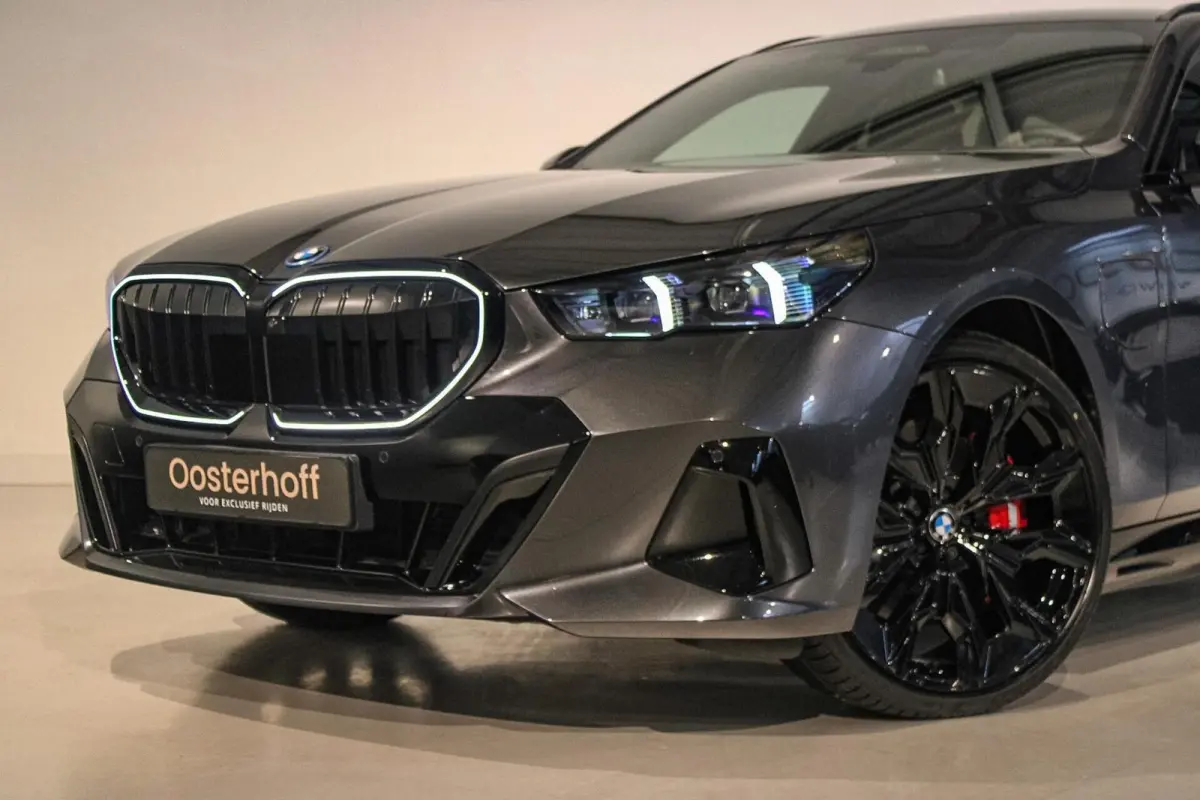 550e xDrive PANO | B&W | 4w-best | TREKH
