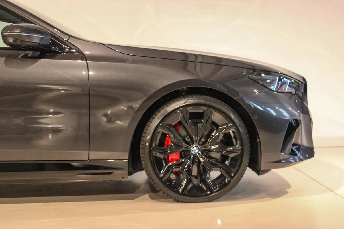 550e xDrive PANO | B&W | 4w-best | TREKH