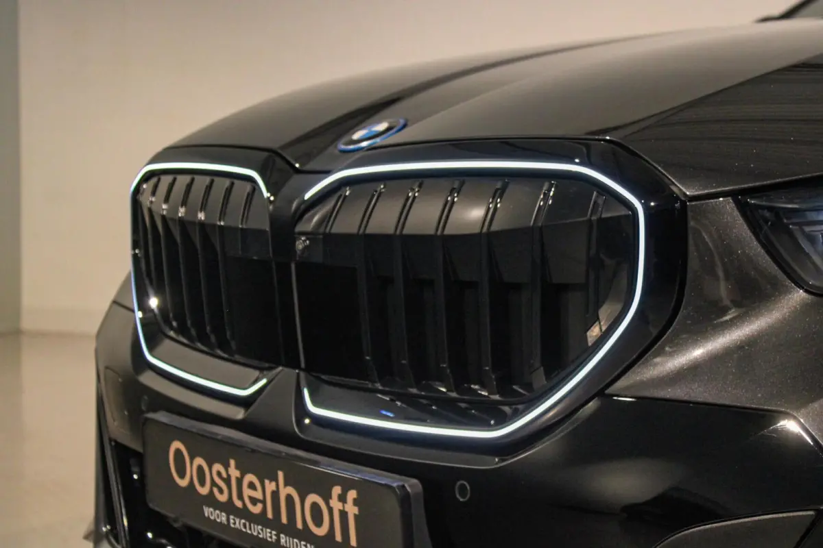 550e xDrive PANO | B&W | 4w-best | TREKH