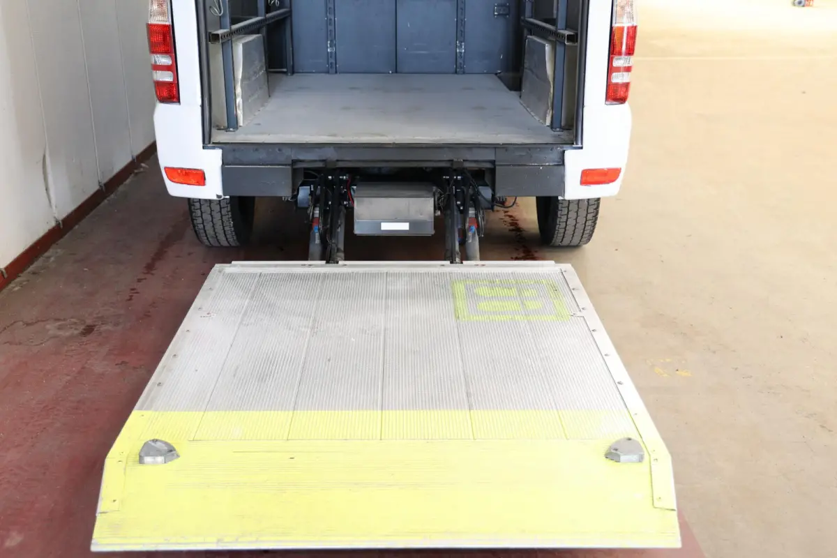311 2.2 CDI LAADKLEP POST NL