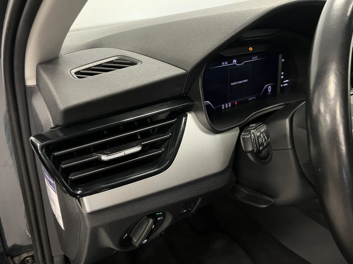 1.0 TSI Business Edition / Digi dashb. / Camera / Climate.c / /