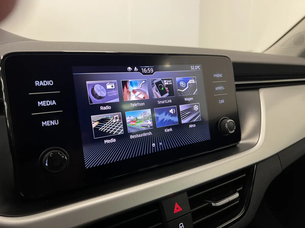 1.0 TSI Business Edition / Digi dashb. / Camera / Climate.c / /