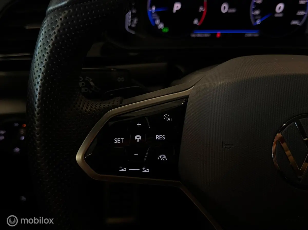 1.5 TSI 3x R-Line Panorama/Black Style/Keyless/Matrix