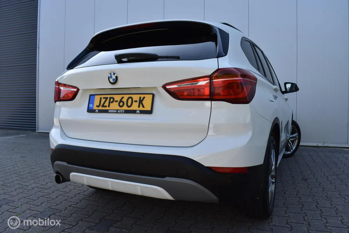sDrive18i AUT. Sport Alpinweiss Pano Stoelverw. 18" LMV Privacyglass Nette auto!