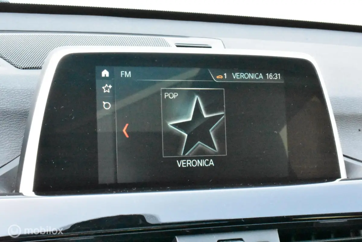 sDrive18i AUT. Sport Alpinweiss Pano Stoelverw. 18" LMV Privacyglass Nette auto!