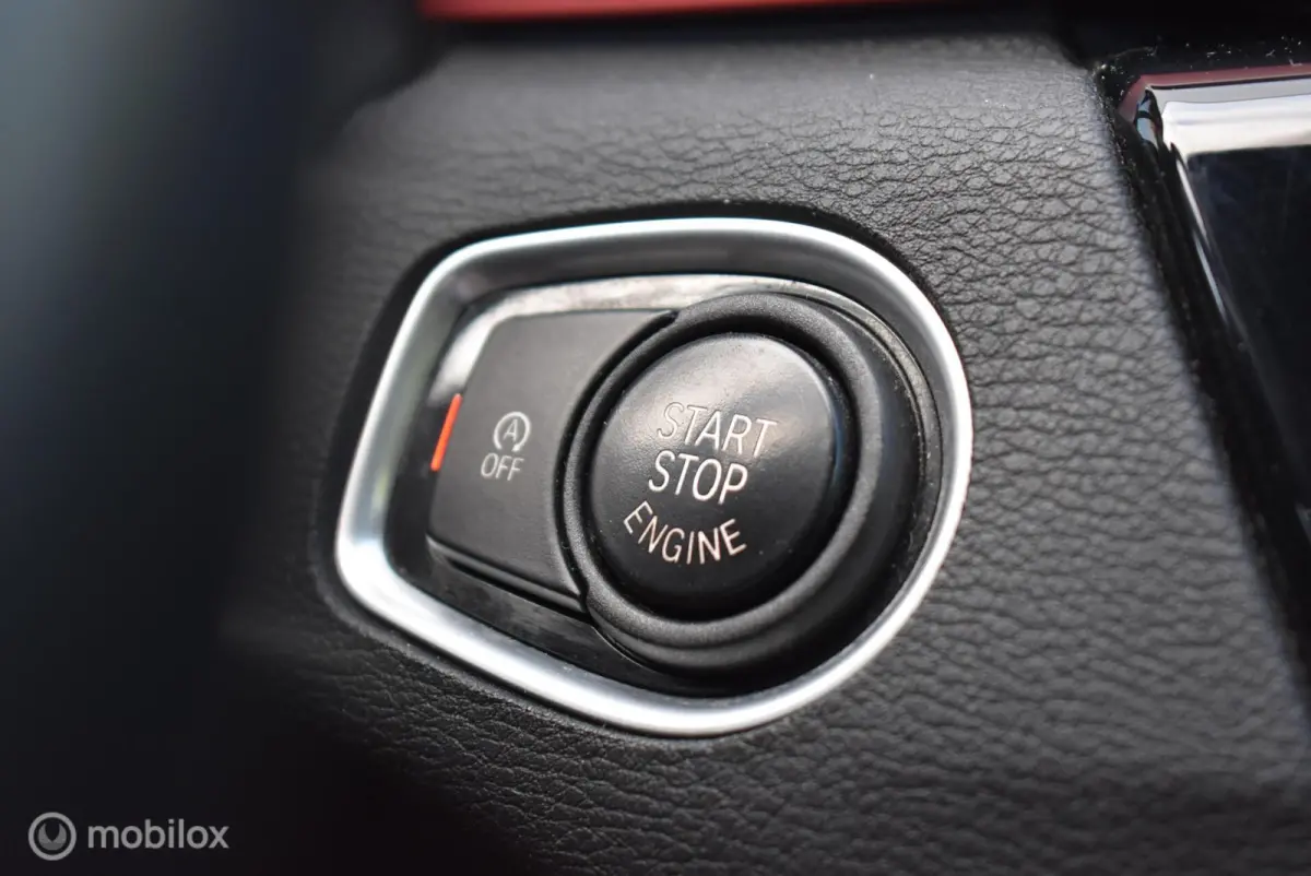 sDrive18i AUT. Sport Alpinweiss Pano Stoelverw. 18" LMV Privacyglass Nette auto!