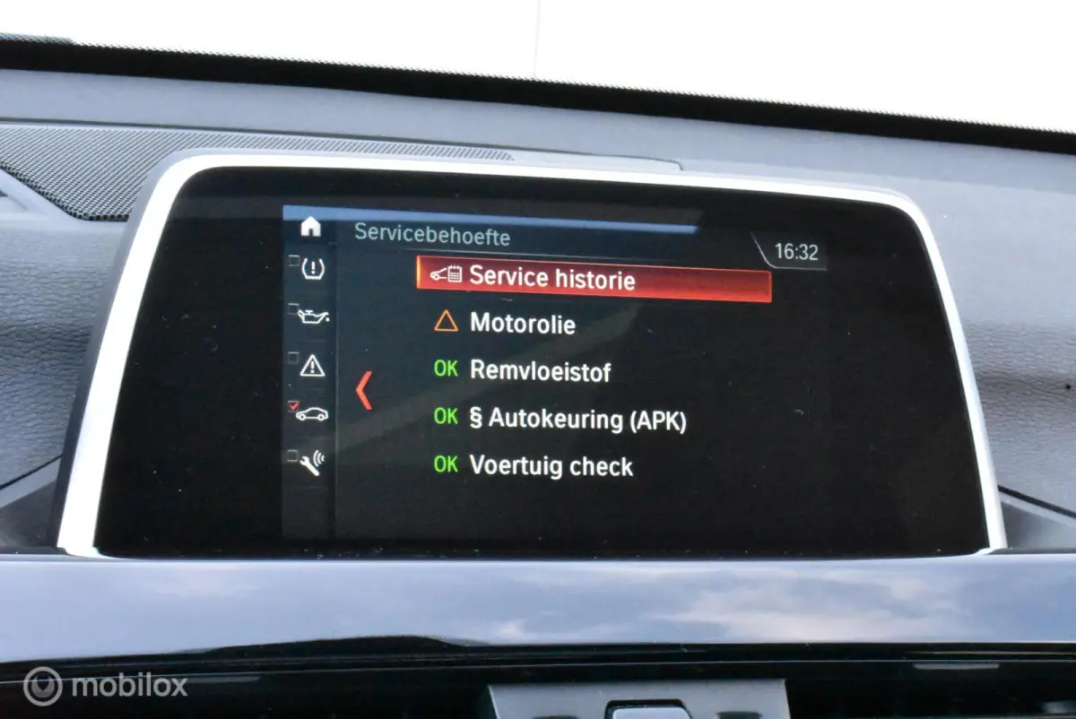 sDrive18i AUT. Sport Alpinweiss Pano Stoelverw. 18" LMV Privacyglass Nette auto!