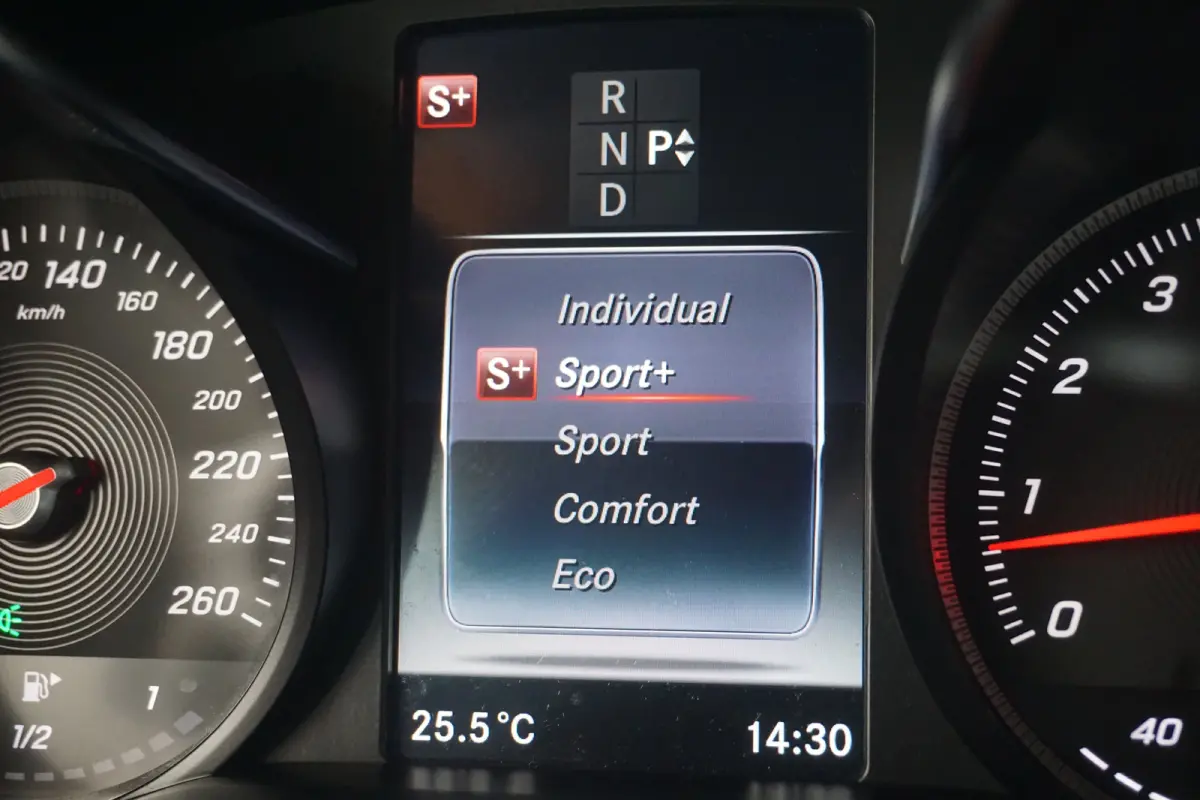 250 Prestige | Airco (automatisch) | Cruise control | Electronic climate controle